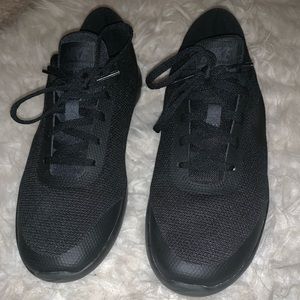 Black nike running shoes
